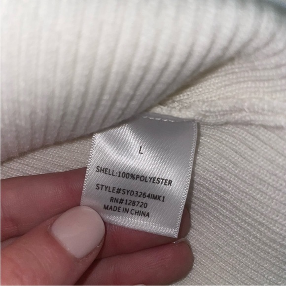 NWT Francesca’s Women’s Sandra Ribbed Scalloped Sweater - Size Large - Picture 9 of 9